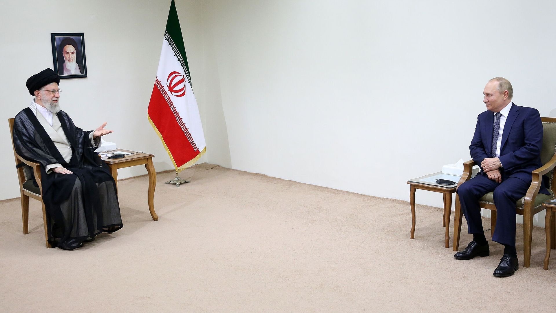 Lo scudo di carta: la farsa del diritto internazionale secondo Putin